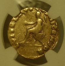 Load image into Gallery viewer, Roman Empire. Vitellius 69 A.D. AV Aureus
